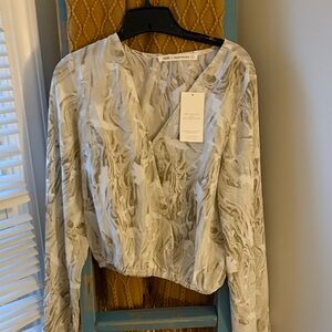 Marble-Print Long Sleeve crop Top in Light Gray and White